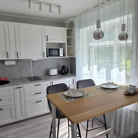 Apartment Charming Seaside Escape *